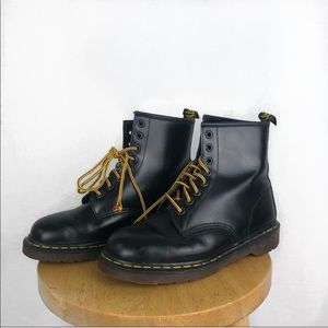 BLACK DOC MARTENS
